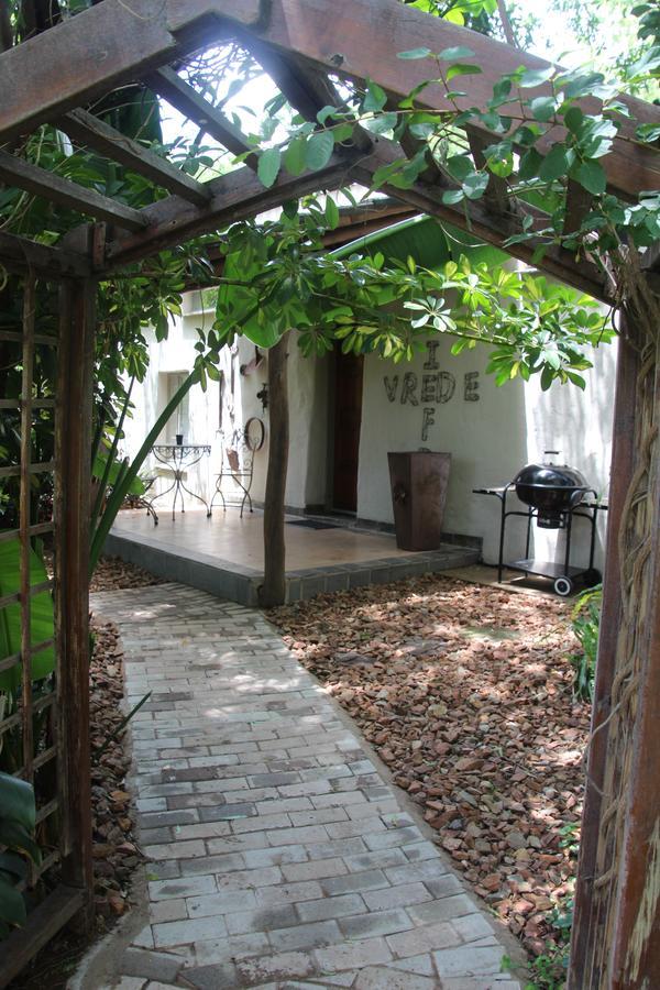 Bush Lovers Lodge Модімолле Екстер'єр фото